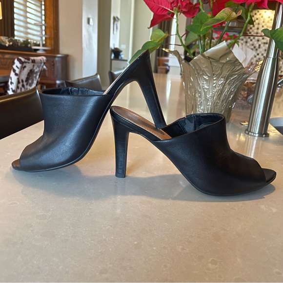 ❌SOLD❌Franco Sarto Black Peep Toe Mules, Sz 8 - Picture 3 of 9